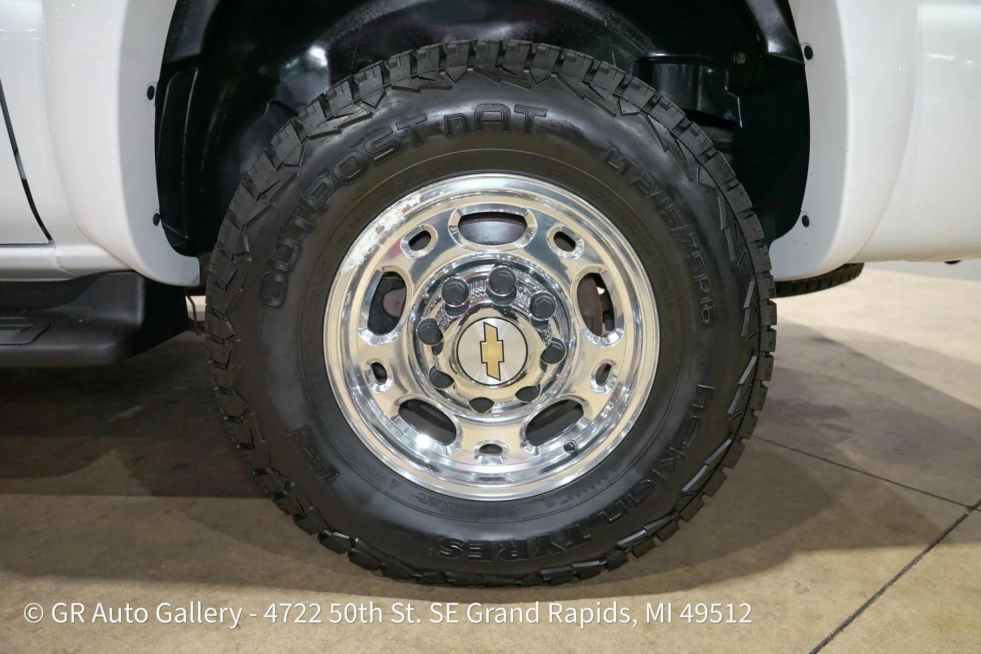 2003 Chevrolet Suburban K2500 LT