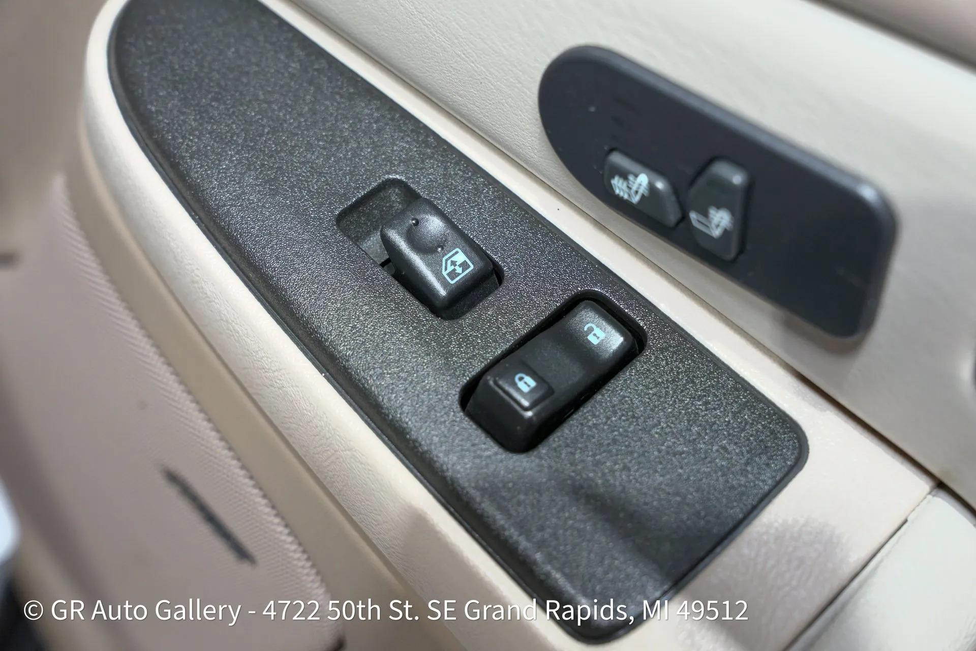 2003 Chevrolet Suburban K2500 LT