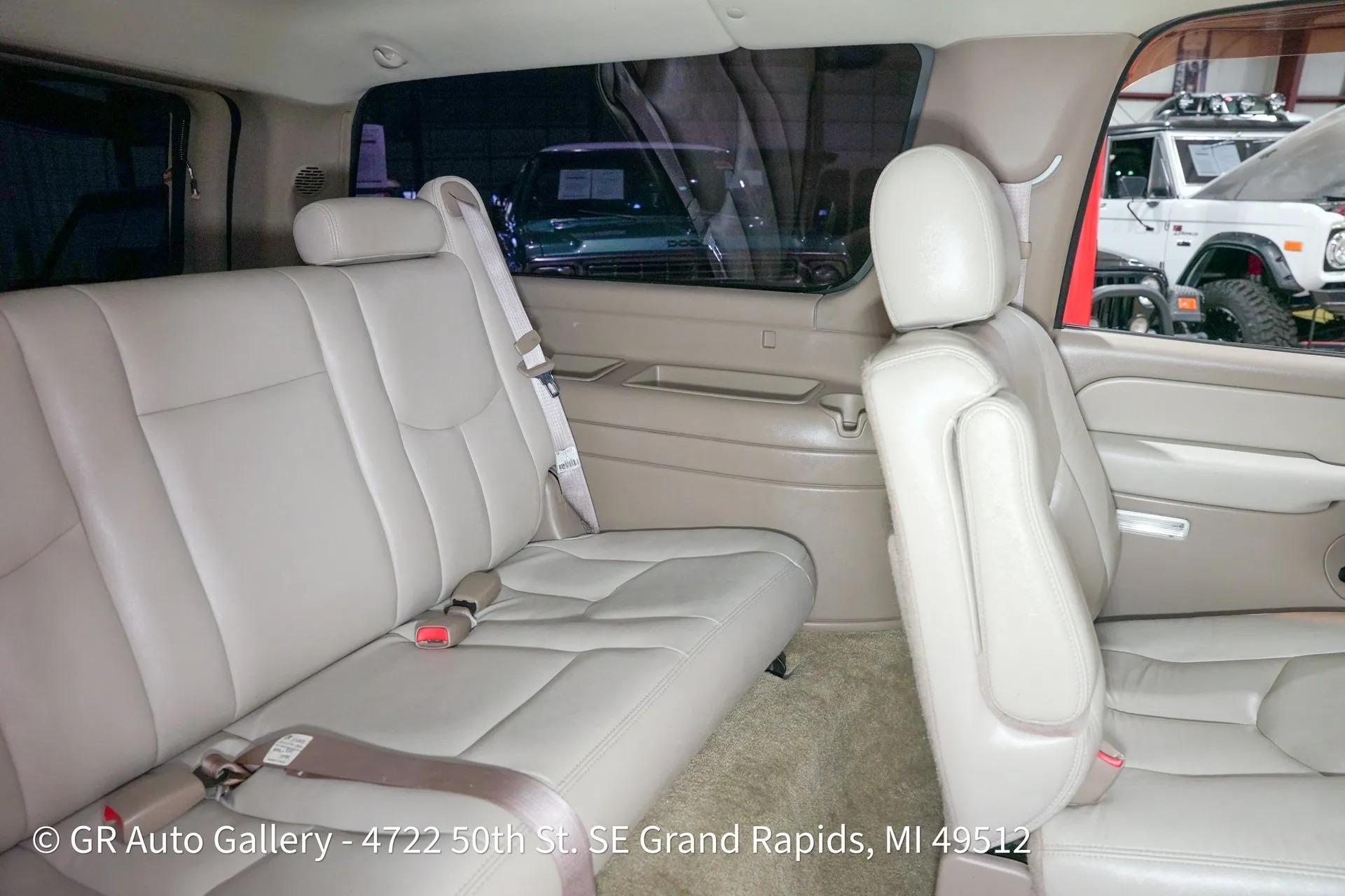 2003 Chevrolet Suburban K2500 LT