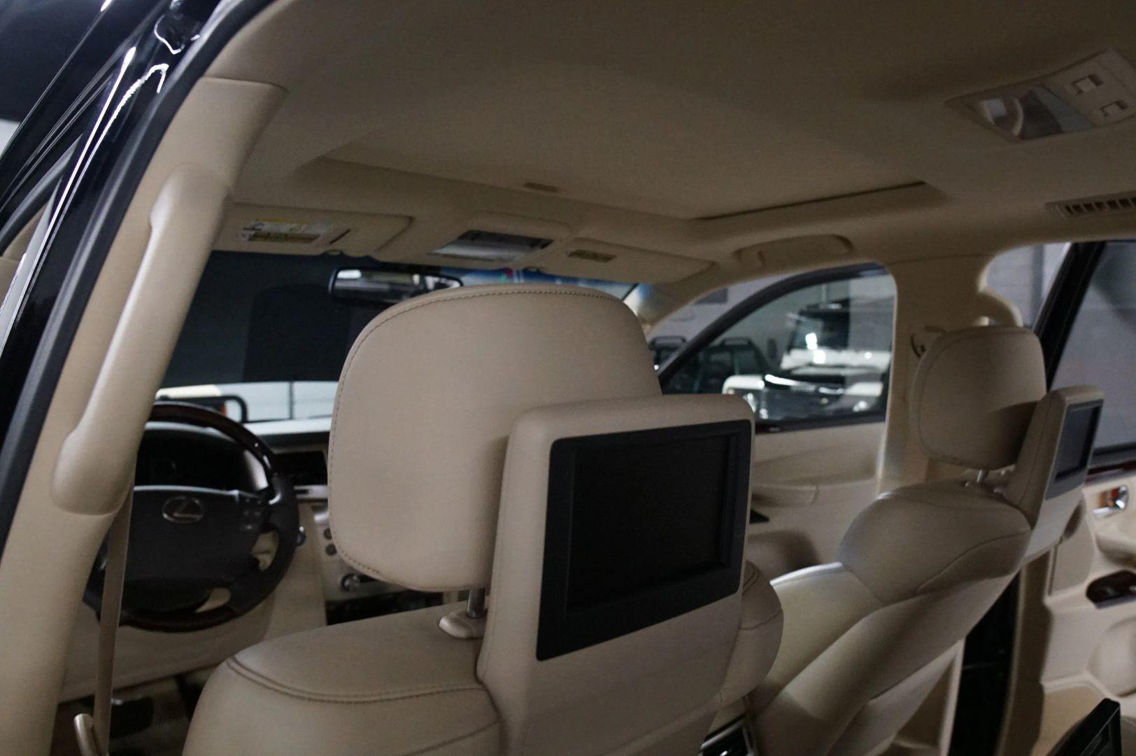 2013 Lexus LX 570