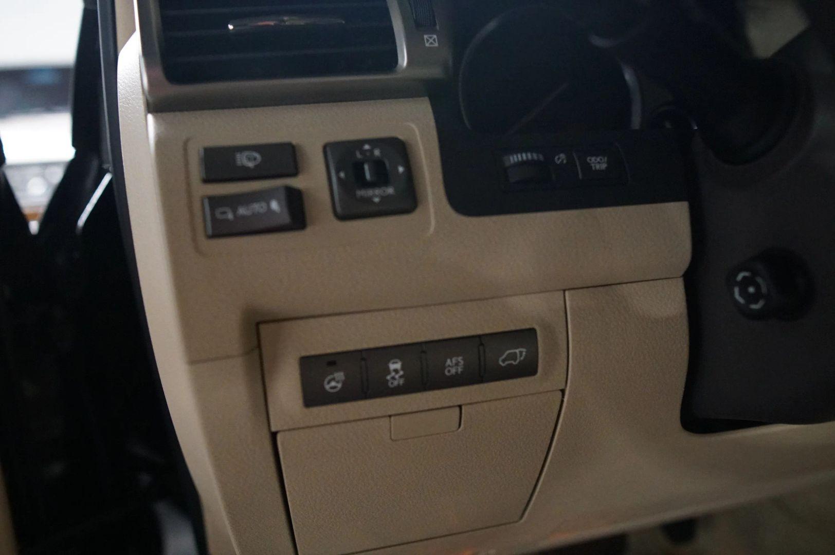 2013 Lexus LX 570