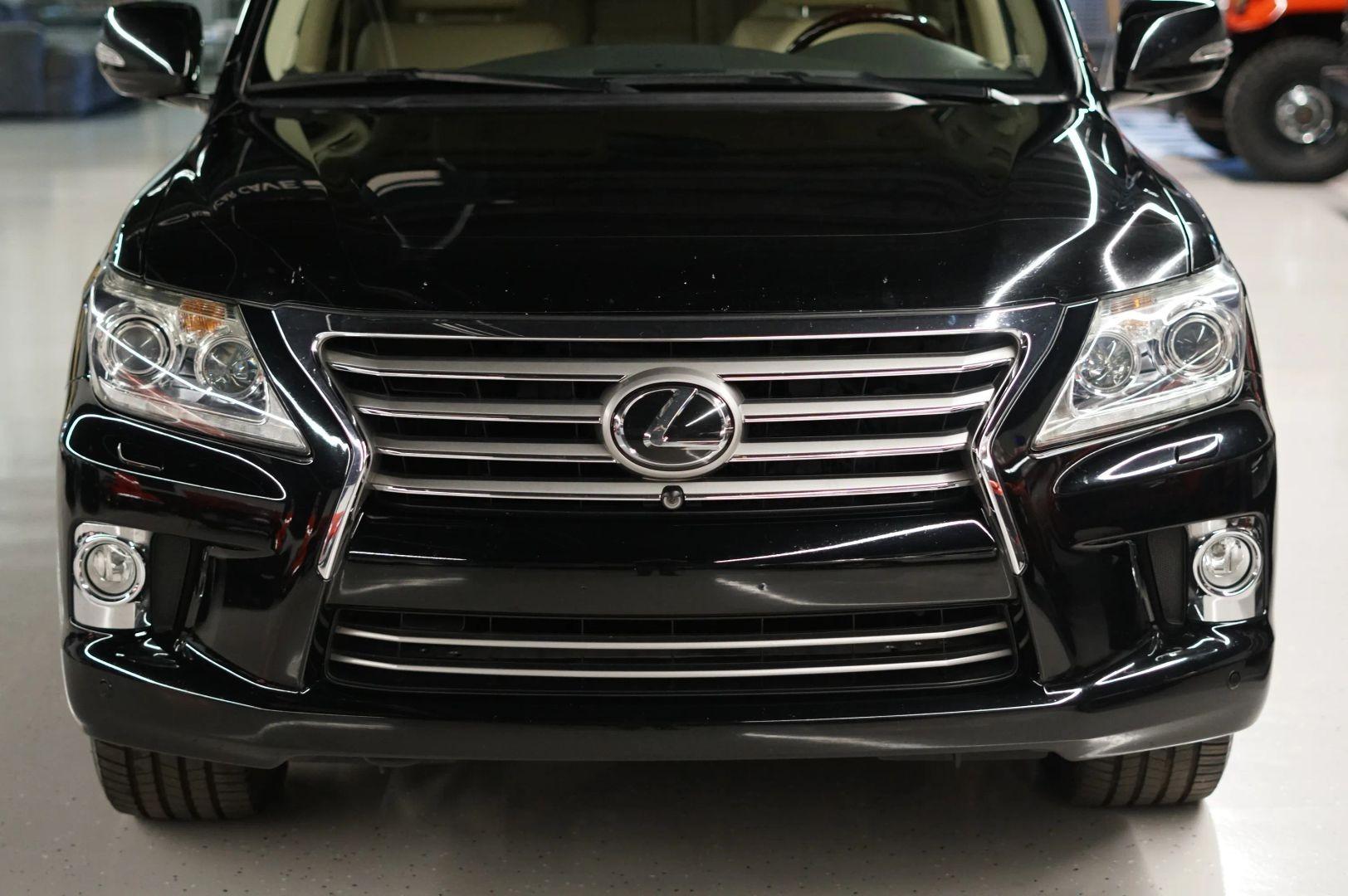 2013 Lexus LX 570