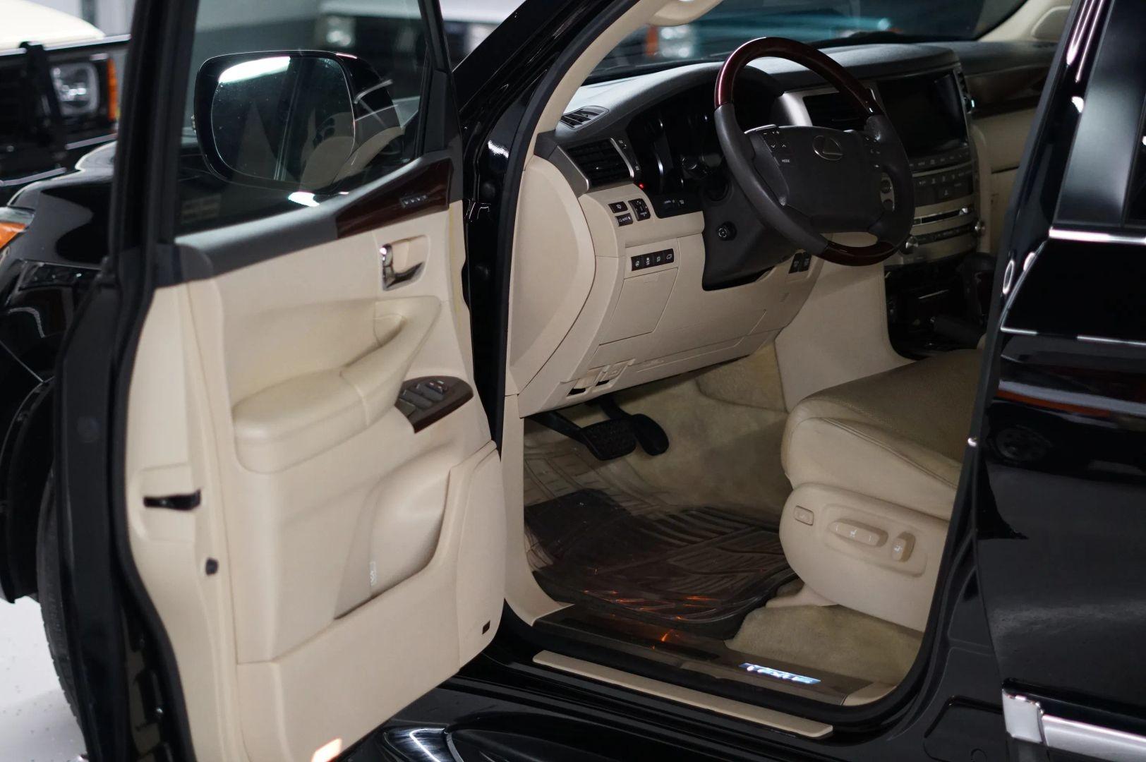 2013 Lexus LX 570