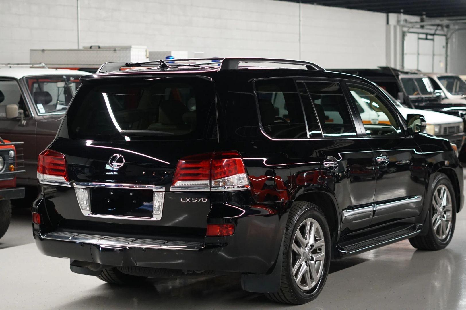 2013 Lexus LX 570 - 4