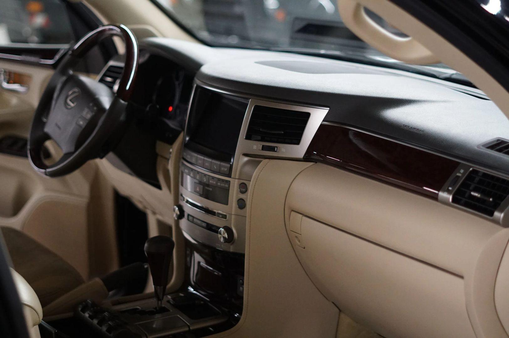 2013 Lexus LX 570