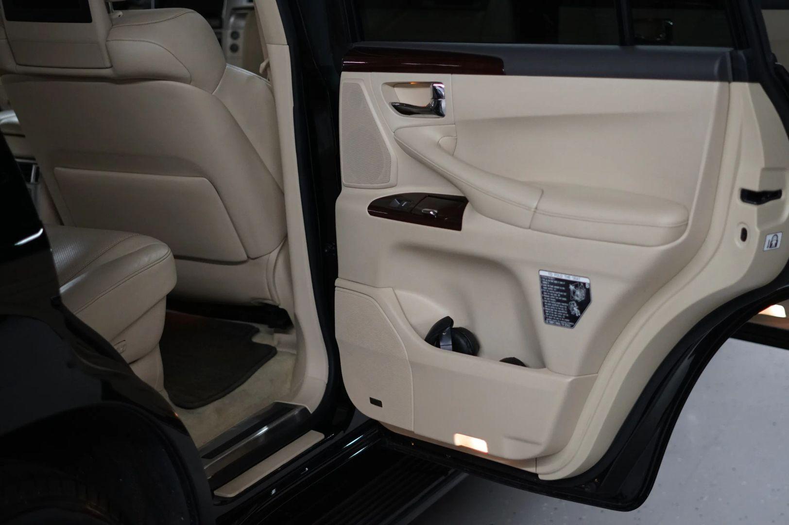 2013 Lexus LX 570