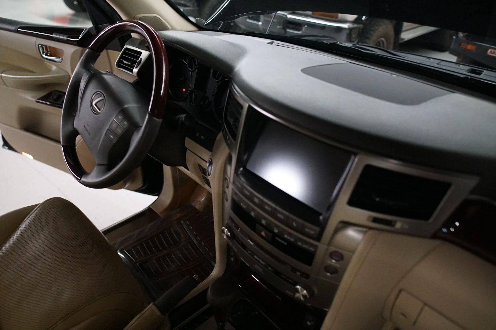 2013 Lexus LX 570