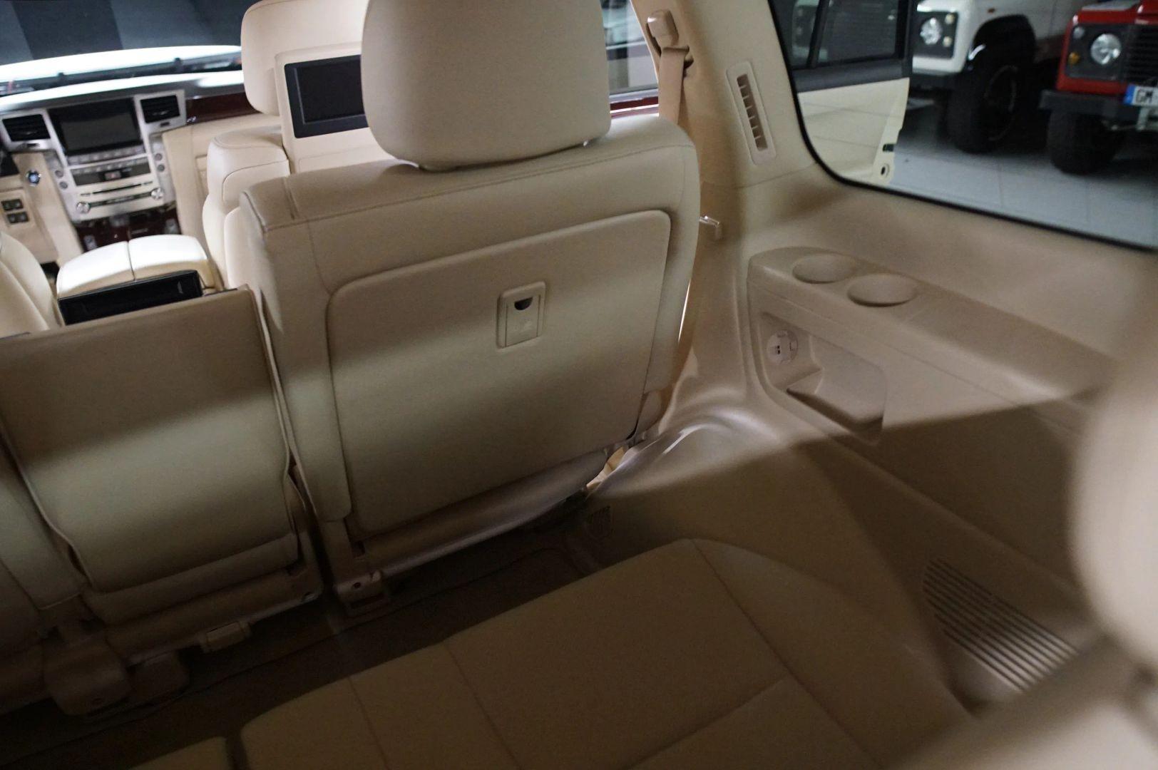 2013 Lexus LX 570