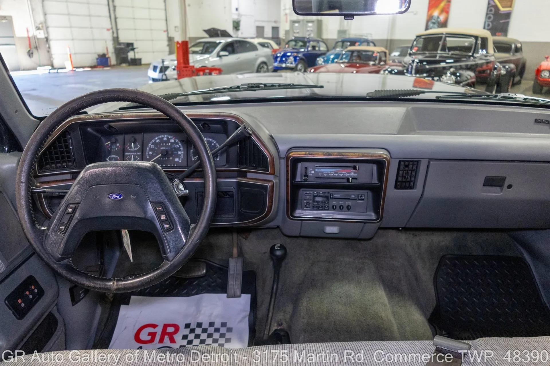 1988 Ford F150 XLT Lariat