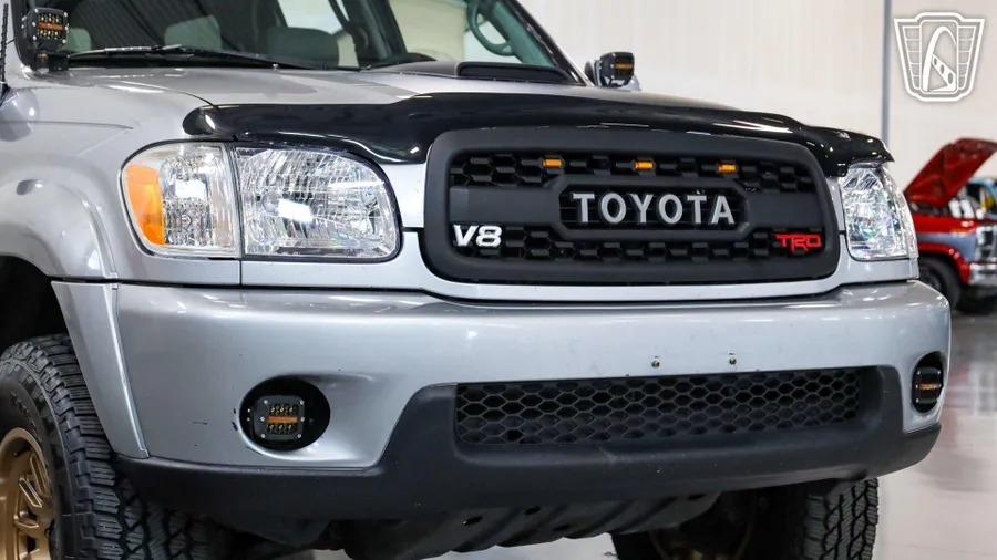 2002 Toyota Sequoia SR5