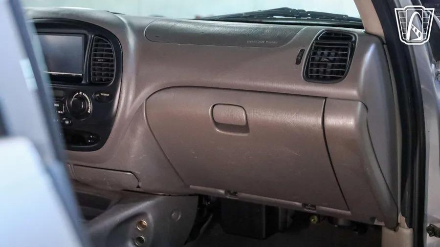 2002 Toyota Sequoia SR5