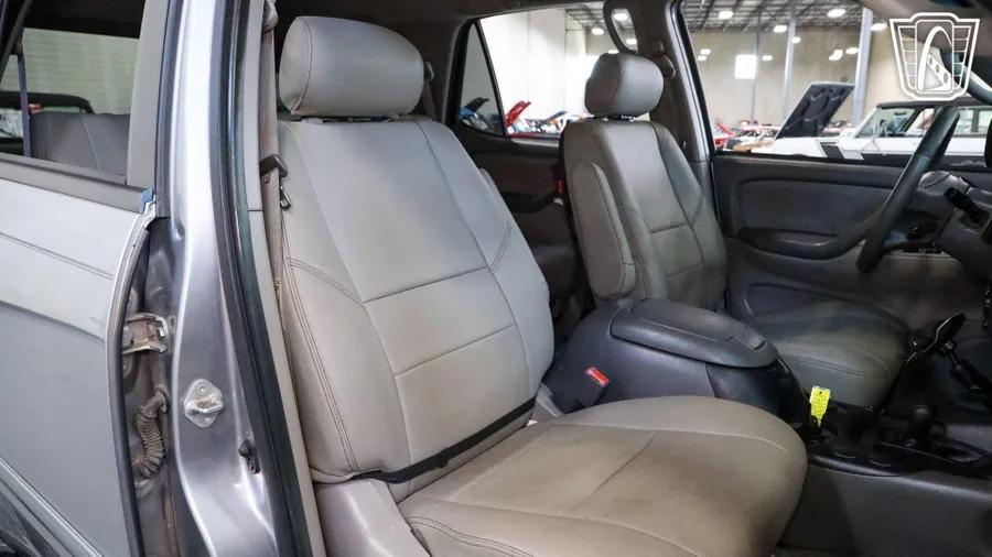 2002 Toyota Sequoia SR5