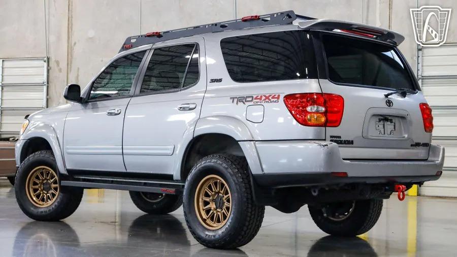 2002 Toyota Sequoia SR5 - 3