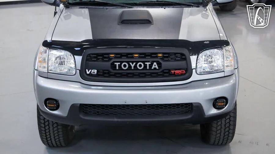 2002 Toyota Sequoia SR5