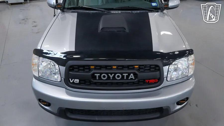 2002 Toyota Sequoia SR5