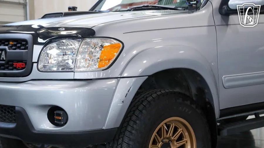 2002 Toyota Sequoia SR5