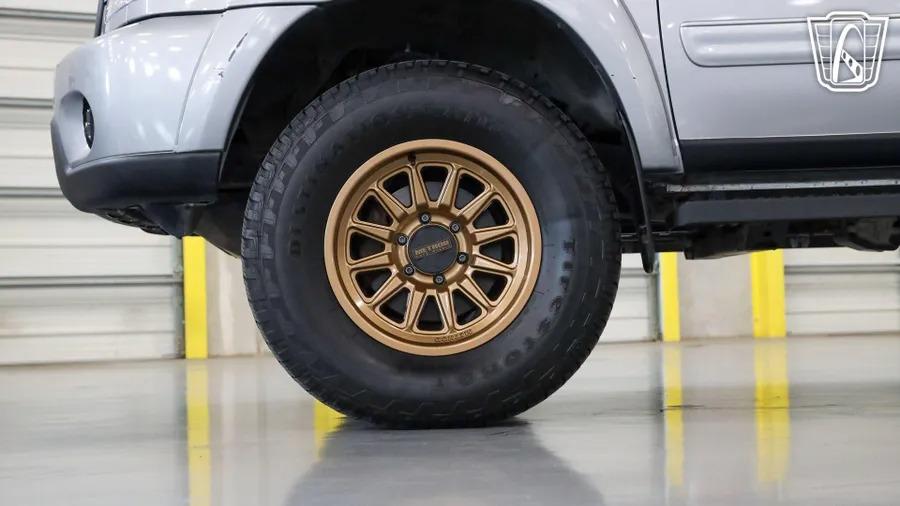2002 Toyota Sequoia SR5