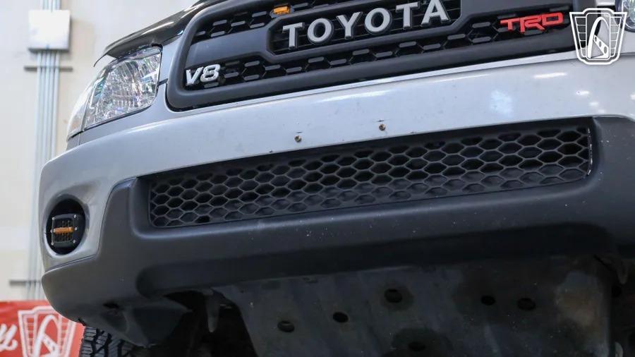 2002 Toyota Sequoia SR5