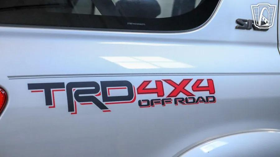 2002 Toyota Sequoia SR5