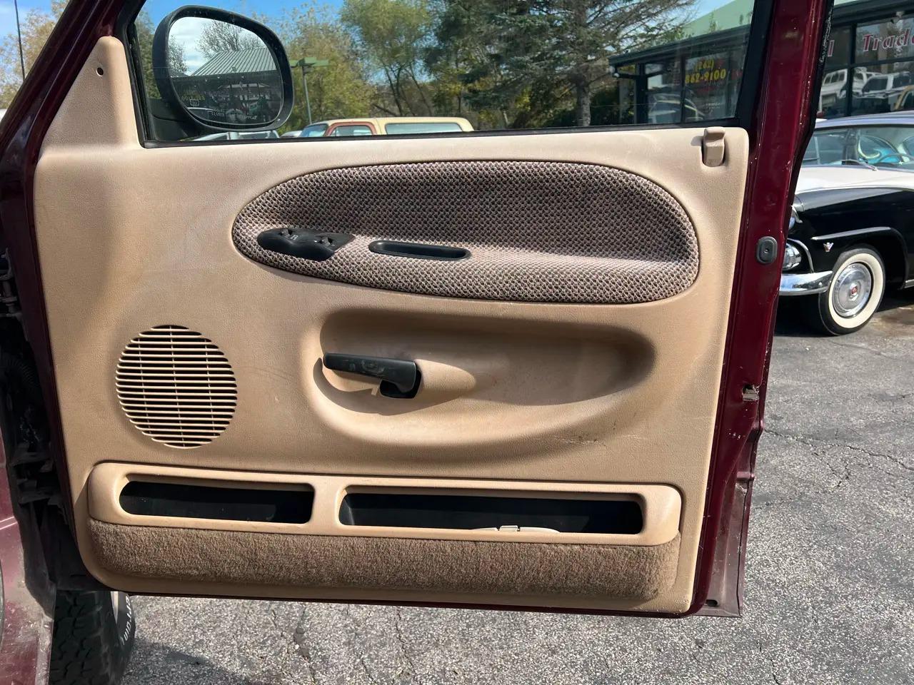 2001 Dodge Ram 2500 SLT Club Cub