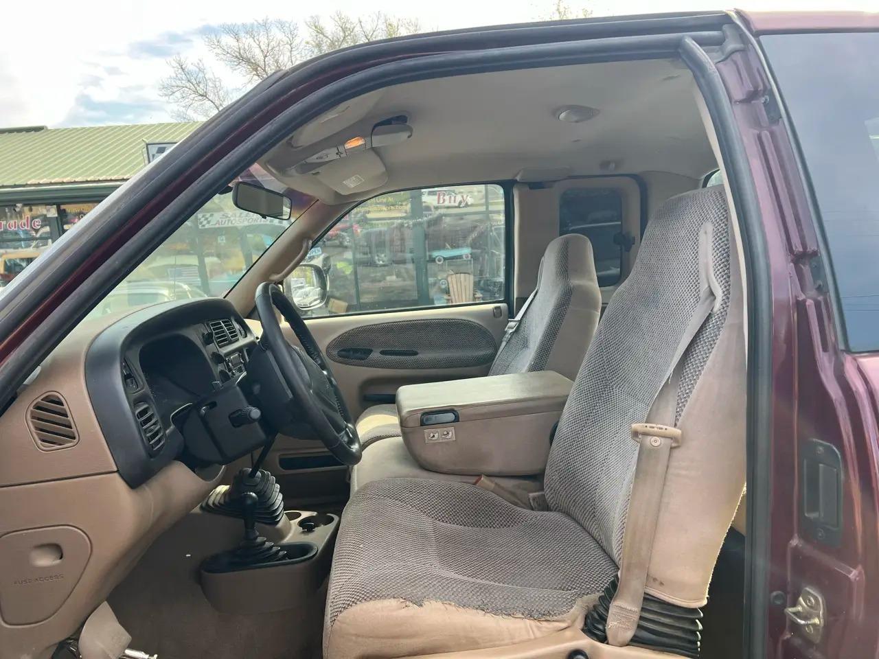 2001 Dodge Ram 2500 SLT Club Cub