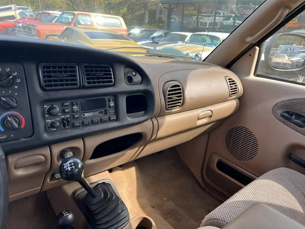 2001 Dodge Ram 2500 SLT Club Cub