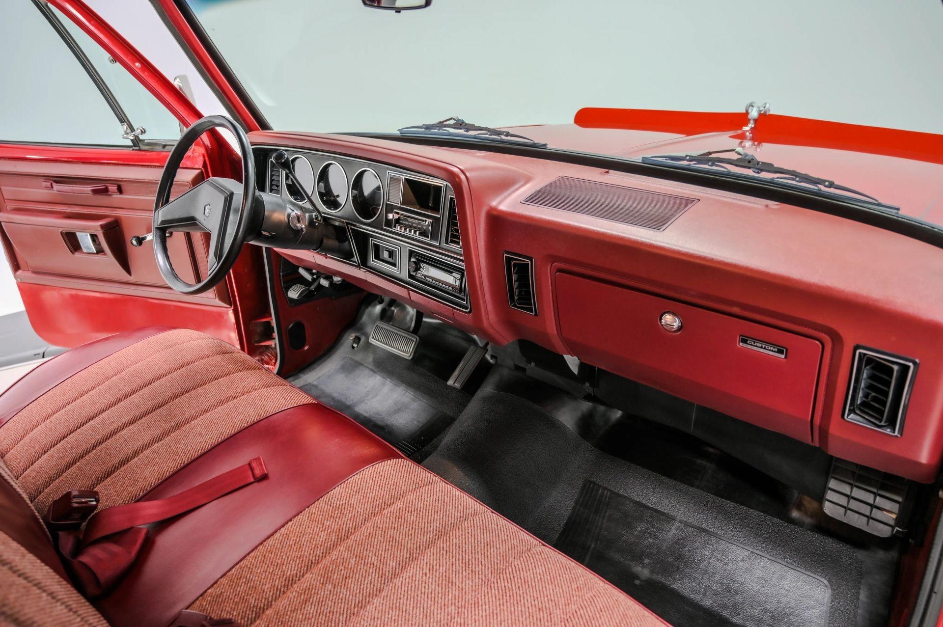 1985 Dodge Ram 150 Camper Special