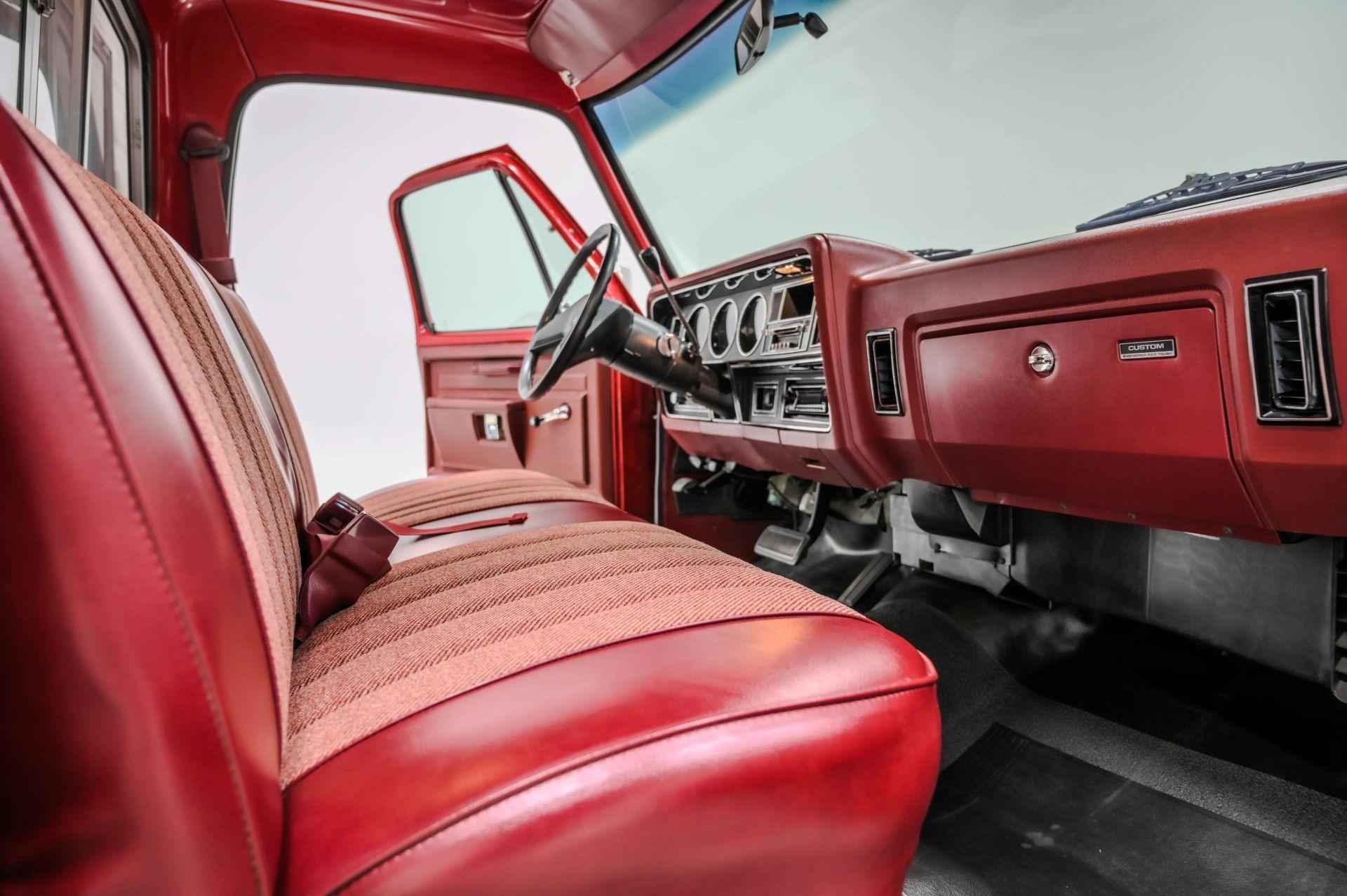 1985 Dodge Ram 150 Camper Special