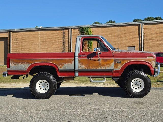 1981 Ford F-100 SWB 4x4 - 2