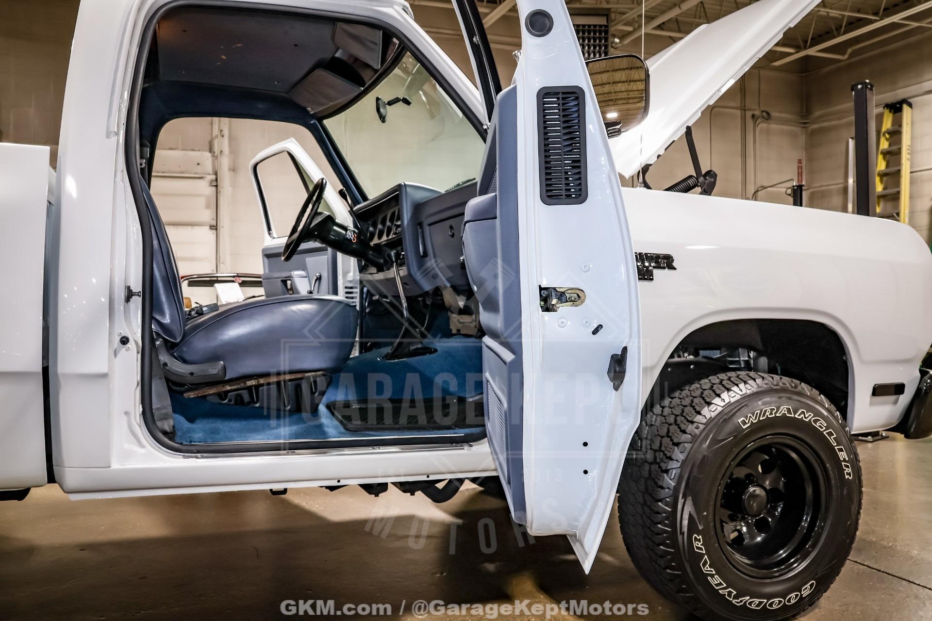 1987 Dodge W-100 Pickup