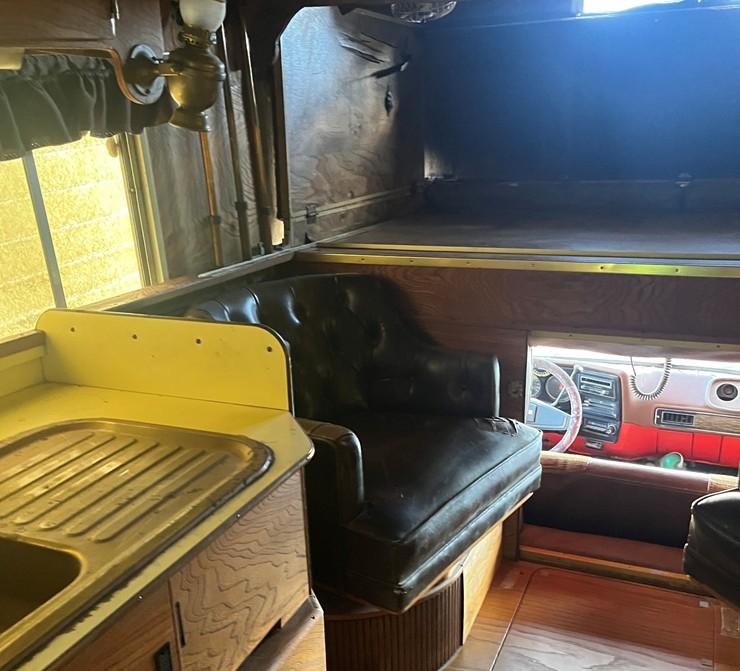 1976 GMC K25 + Alaskan Camper