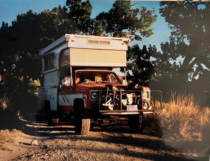 1976 GMC K25 + Alaskan Camper - 5