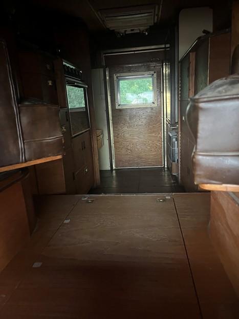 1976 GMC K25 + Alaskan Camper