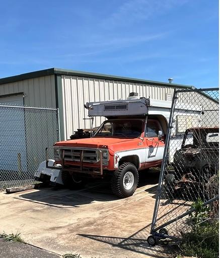 1976 GMC K25 + Alaskan Camper