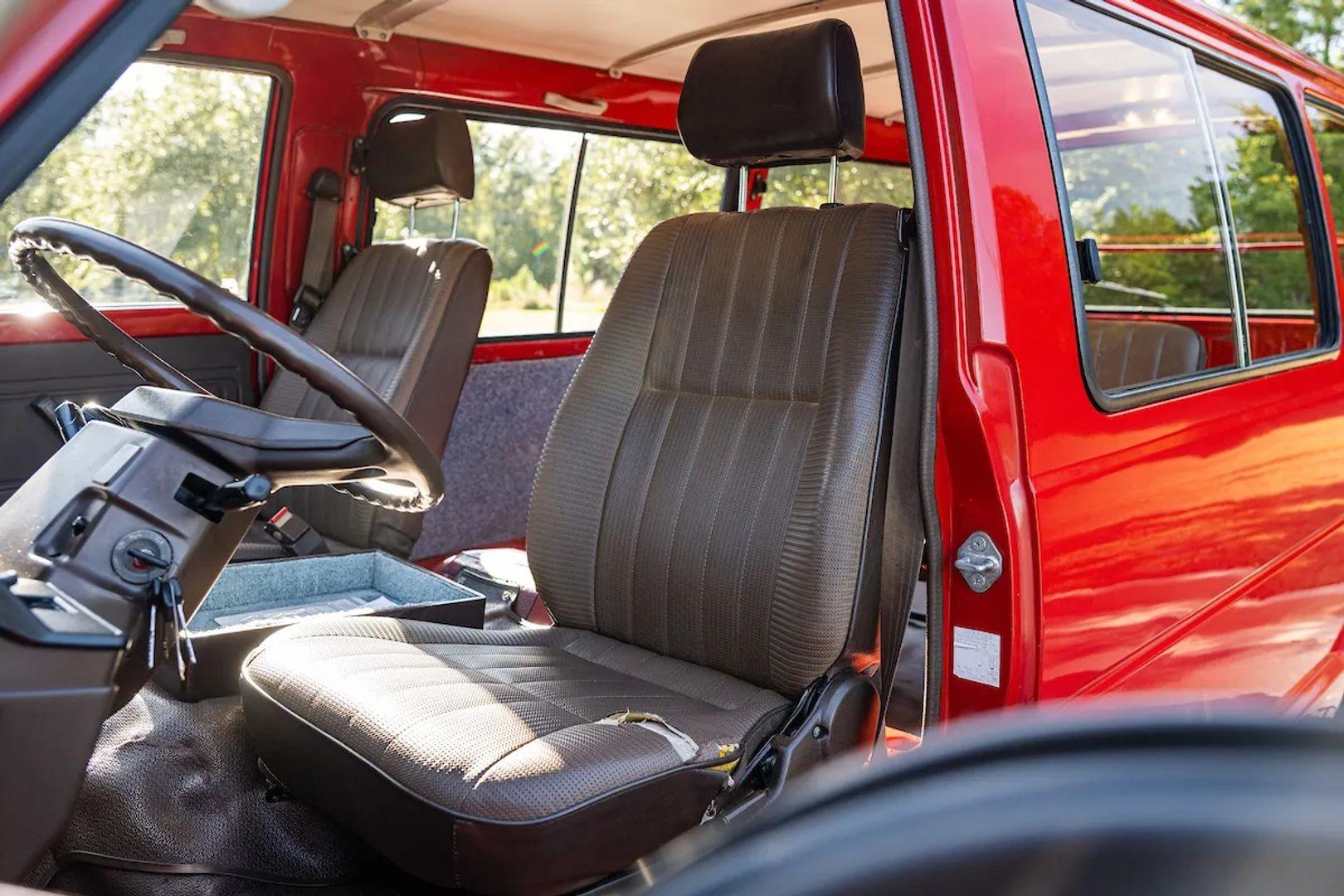 1988 Toyota HiAce 4X4 - 4
