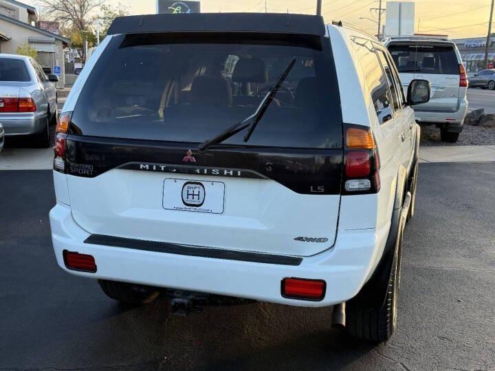 2000 Mitsubishi Montero Sport XLS