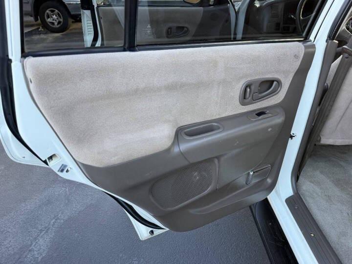 2000 Mitsubishi Montero Sport XLS