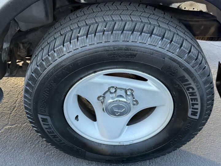 2000 Mitsubishi Montero Sport XLS