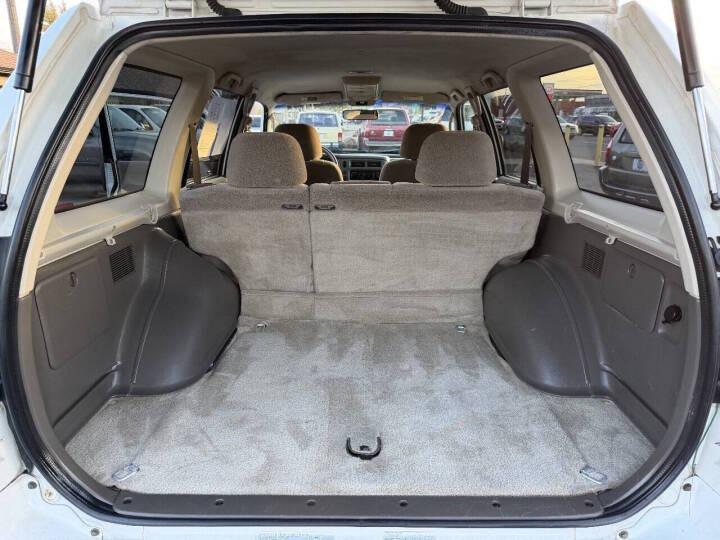 2000 Mitsubishi Montero Sport XLS