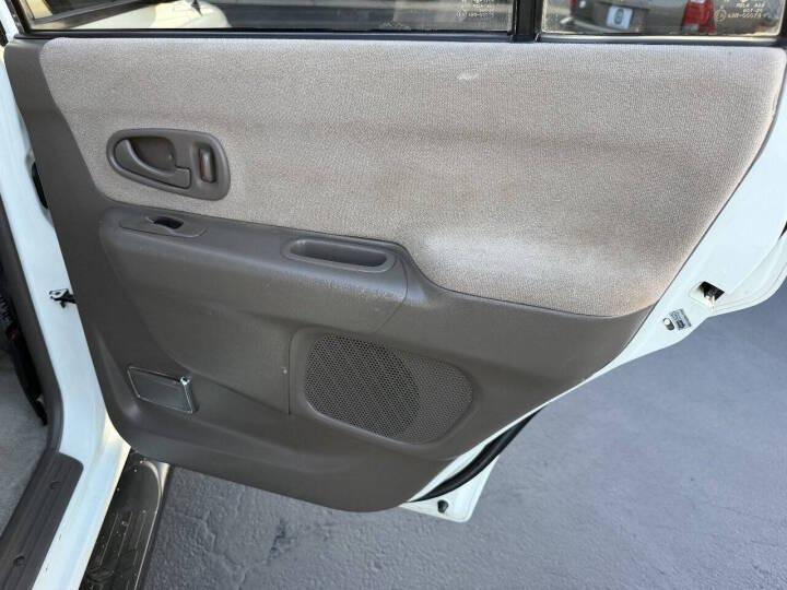 2000 Mitsubishi Montero Sport XLS