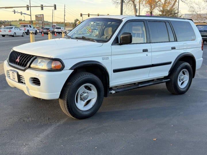 2000 Mitsubishi Montero Sport XLS