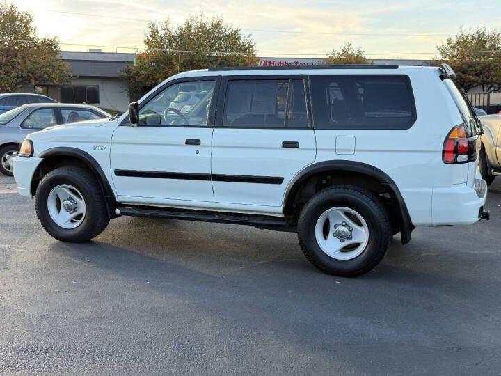 2000 Mitsubishi Montero Sport XLS