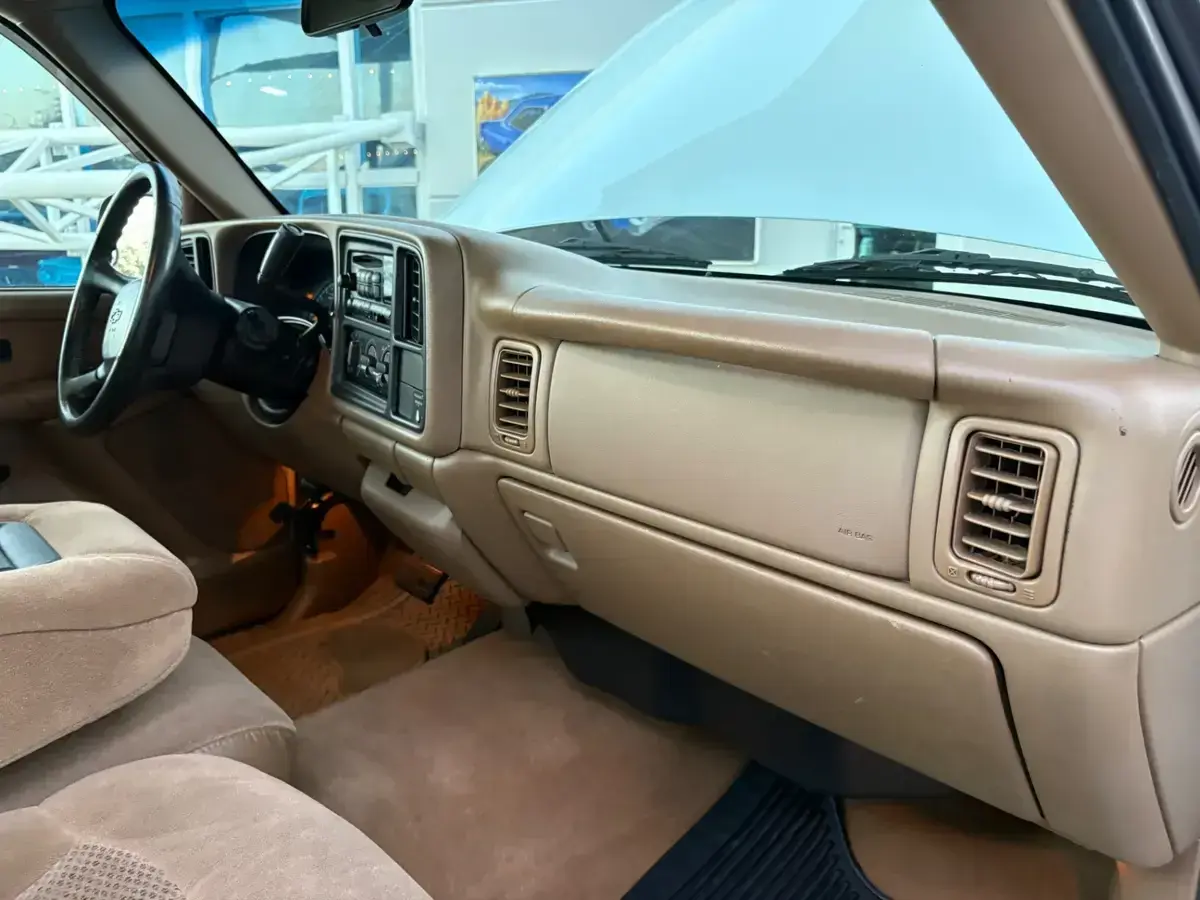 2000 Chevrolet Silverado 1500 LS