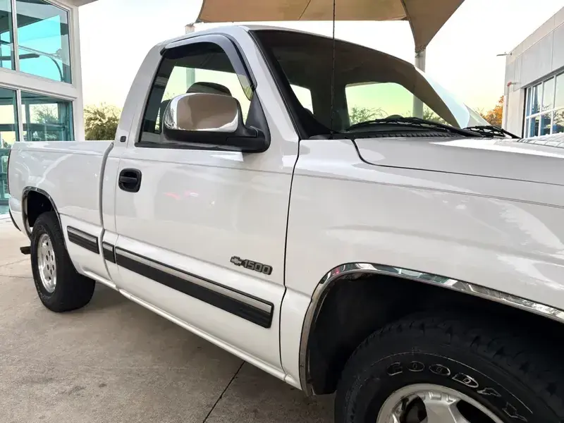 2000 Chevrolet Silverado 1500 LS