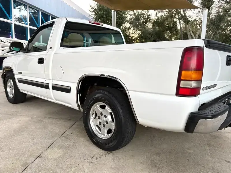 2000 Chevrolet Silverado 1500 LS - 3