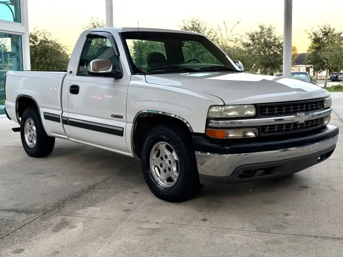 2000 Chevrolet Silverado 1500 LS