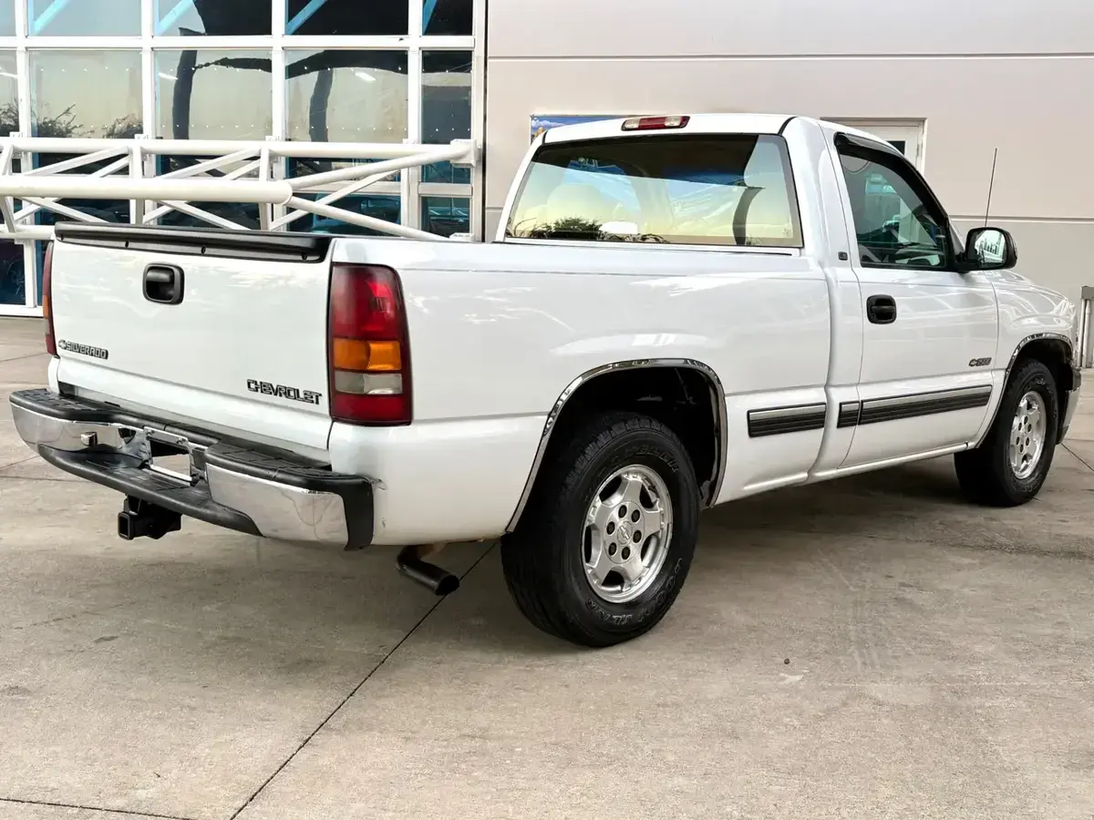 2000 Chevrolet Silverado 1500 LS
