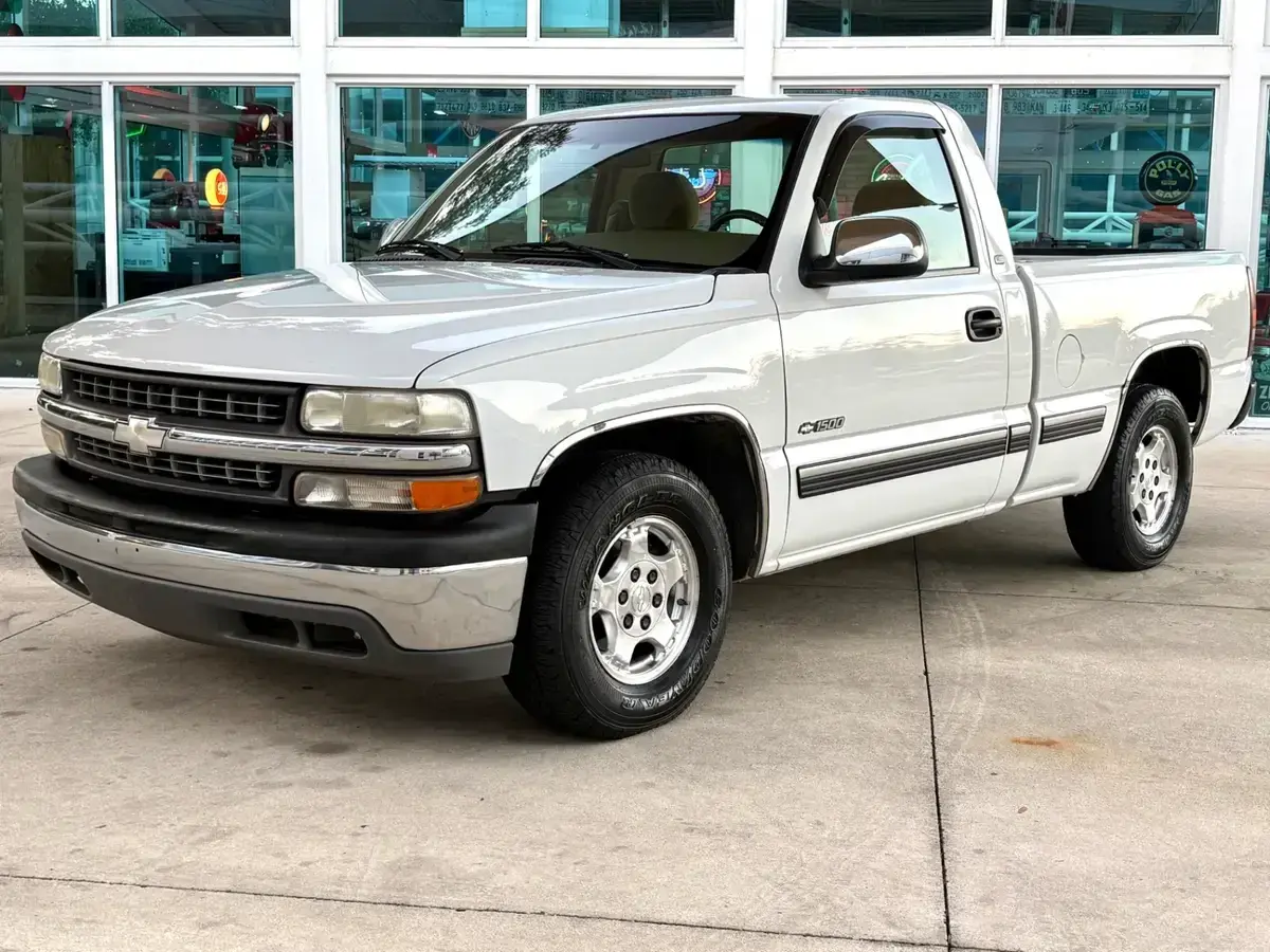 2000 Chevrolet Silverado 1500 LS