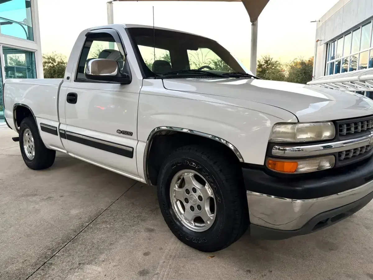 2000 Chevrolet Silverado 1500 LS