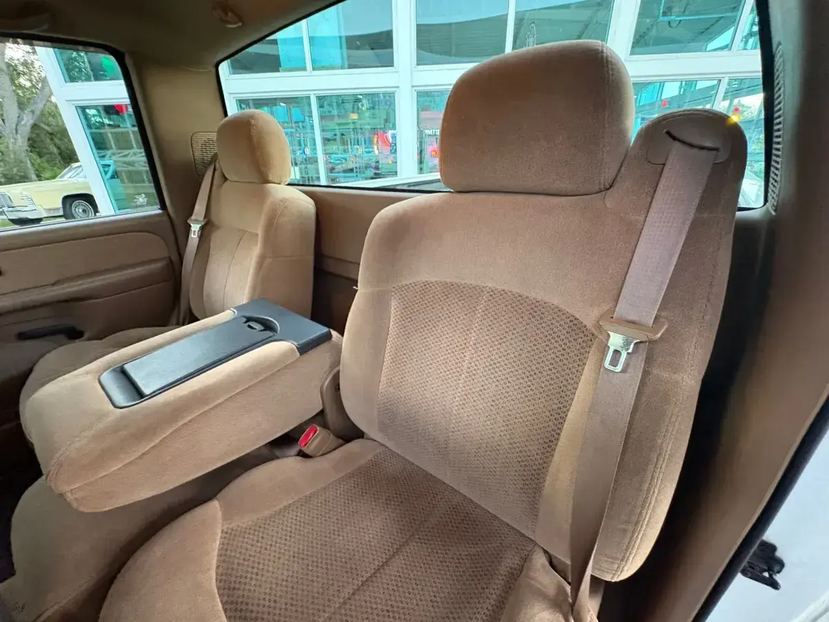 2000 Chevrolet Silverado 1500 LS